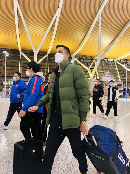 埃斯特瓦奥-威廉外号“小梅西”，他在今年12月6日时就为帕尔梅拉斯一线队完成首秀，年仅16岁。
